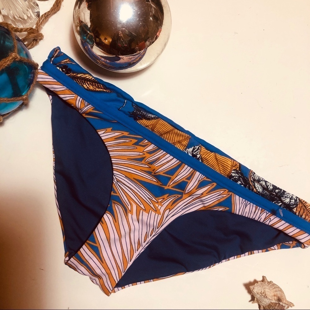 Maaji Bikini bottoms NWOT